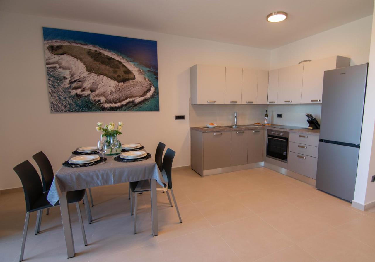 Luxury Apartment Faro With Sea View And Swimming Pool Premantura Eksteriør bilde