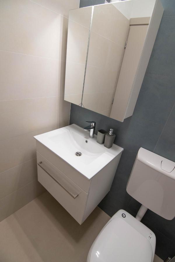 Luxury Apartment Faro With Sea View And Swimming Pool Premantura Eksteriør bilde
