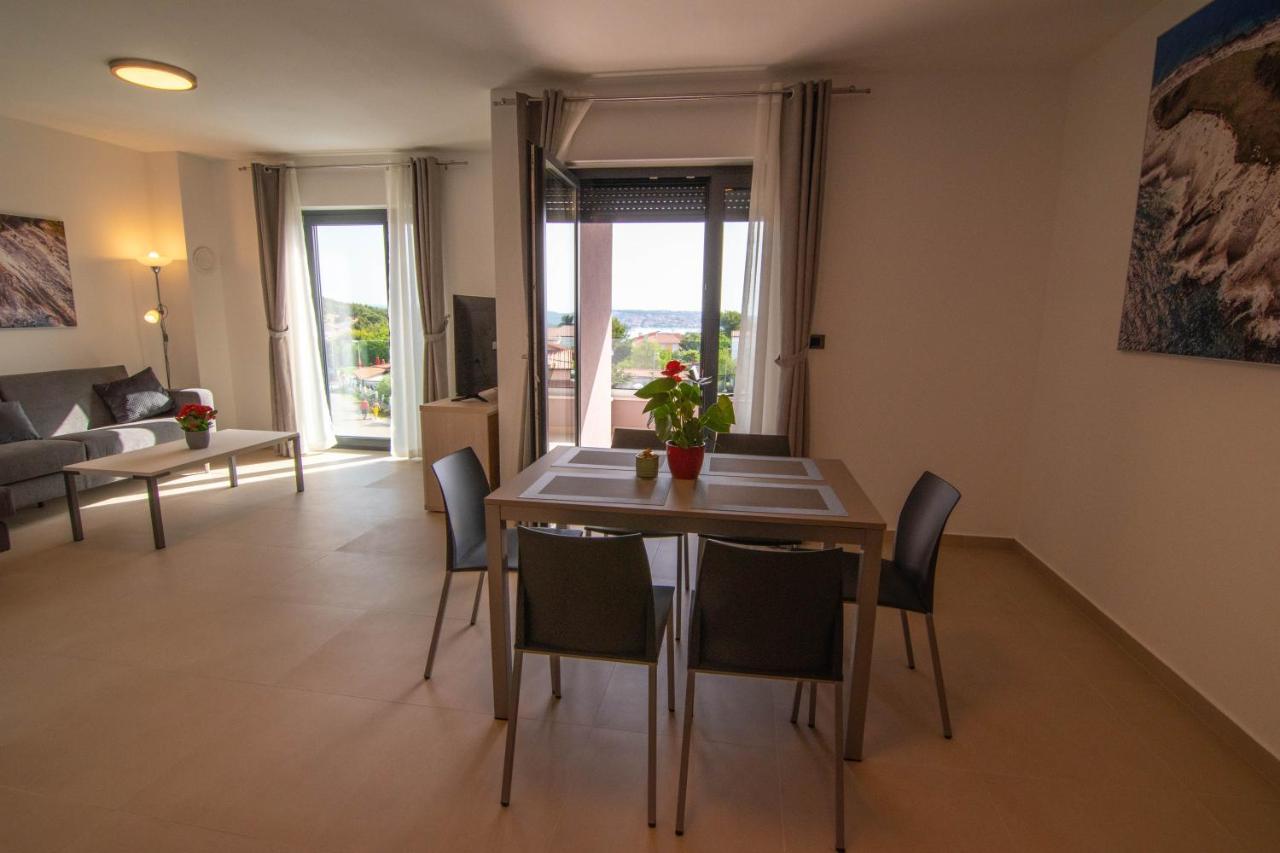 Luxury Apartment Faro With Sea View And Swimming Pool Premantura Eksteriør bilde