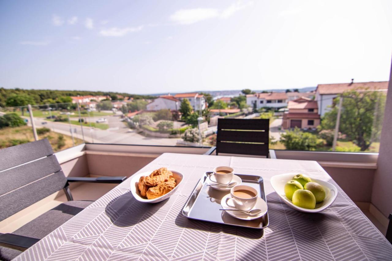 Luxury Apartment Faro With Sea View And Swimming Pool Premantura Eksteriør bilde